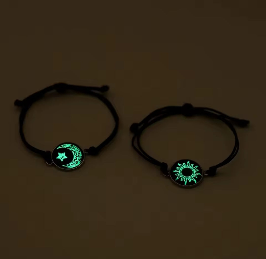 Aşıklar için Aydınlık Örgülü Halat Çift Bileklikleri Güneş Ay Kelebek Karanlıkta Parlayan Zincirler Gece Parlayan Takı Hediyesi